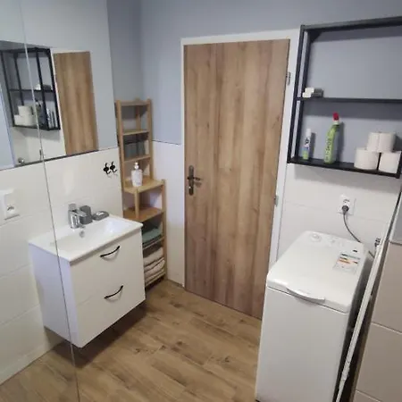 Apartman Na Kvetnej - Vlastna Zahrada, Parkovanie Poprad Exterior photo